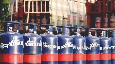 आज से महंगाई का नया झटका, कमर्शियल गैस सिलेंडर के दाम बढ़े