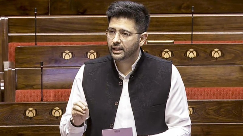 आम आदमी पार्टी ने सांसद राघव चड्ढा को राज्यसभा में पार्टी के उपनेता पद से हटाया