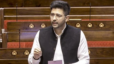 आम आदमी पार्टी ने सांसद राघव चड्ढा को राज्यसभा में पार्टी के उपनेता पद से हटाया