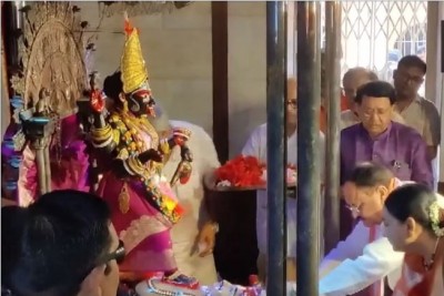माता दक्षिणेश्वर काली के मंदिर पहुंचे जेपी नड्डा, बोले- मां भारती की सेवा के लिए समर्पित रहने का आशीर्वाद माँगा