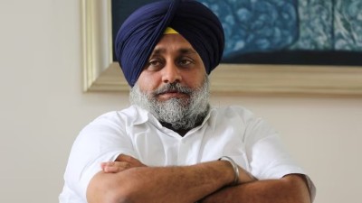 हमले के बाद सुखबीर सिंह बादल हुए अस्पताल से डिस्चार्ज, कहा मुझे शांति विरोधी ताकतें बना रही निशाना