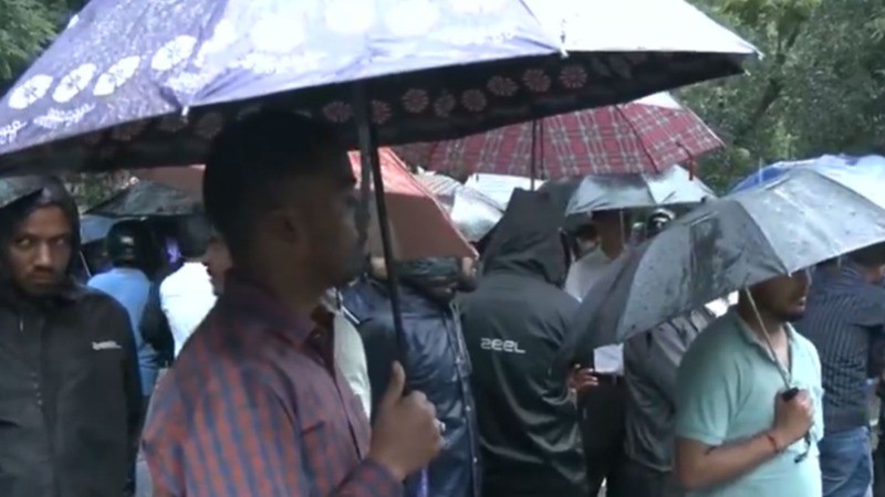 JSSC CGL परीक्षा रद्द होने पर बवाल, सफल अभ्यर्थियों का आरोप, सरकार ने हमें सड़कों पर ला दिया