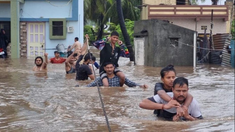 बाढ़ की चपेट में आई देवभूमि द्वारका, IMD ने जारी की भारी बारिश की चेतावनी