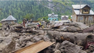 जम्मू में बादल फटने से मची तबाही, हादसे में बहे कई घर 3 की मौत