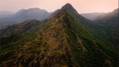 अरावली पर सुप्रीम कोर्ट का बड़ा फैसला, अपने ही आदेश पर लगाई रोक