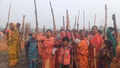 बंगाल में और कितने 'संदेशखाली' ? अब हावड़ा में सड़कों पर उतरी सैकड़ों महिलाएं, बोलीं - जमीनें छीन लेता है TMC नेता शेख खलील अहमद