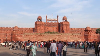 दिल्ली में हाई अलर्ट : लाल किला-चांदनी चौक पर आतंकी हमले की आशंका से बढ़ाई गई सुरक्षा