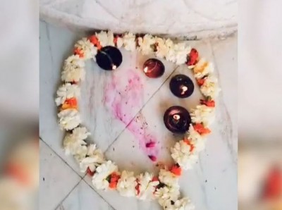 Unique Miracle in Madhya Pradesh Temple: Red Footprint Appears, People Claim 