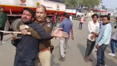 इंदौर समेत कई शहरों में हिट एंड रन कानून का विरोध, प्रदर्शन के दौरान पुलिसवालों से हाथापाई