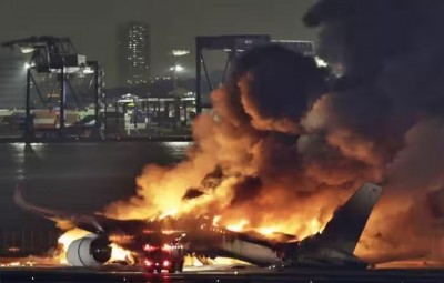 दूसरे विमान से टकराया प्लेन बना आग का गोला, 5 की मौत, सामने आया दिल दहला देने वाला VIDEO