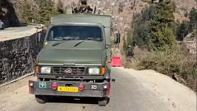 आतंकियों के खिलाफ सुरक्षा बलों का ऑपरेशन त्राशी-1 तेज, मुठभेड़ में 8 जवान घायल