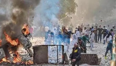 दिल्ली दंगा 2020: पूर्व कांग्रेस पार्षद इशरत जहाँ, खालिद सैफी समेत 13 लोगों पर आरोप तय, हत्या के प्रयास की धाराएं भी जुड़ीं