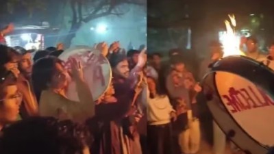 UGC नियमों पर कोर्ट की रोक के बाद JNU और DU कैंपसों में हुआ बवाल