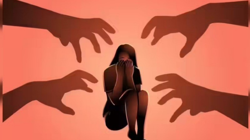 बारूईपुर रेप व मर्डर केस में तीन गिरफ्तार, विभिन्न दलों के नेताओं ने पीड़ित परिवार से की मुलाकात