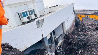पुणे जिले के मोशी इलाके में गिरी इमारत, एक व्यक्ति की मौत, 14 लोगों को रेस्क्यू किया गया