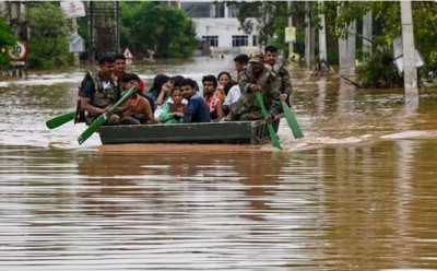 कर्नाटक में बारिश जनित हादसों से 4 की मौत, तेलंगाना में भारी बारिश का रेड अलर्ट