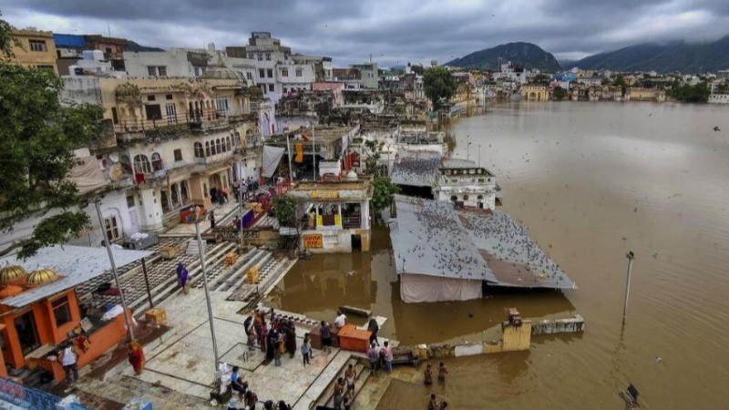 राजस्थान के कई हिस्सों में भारी बारिश, स्कूलों में छुट्टी