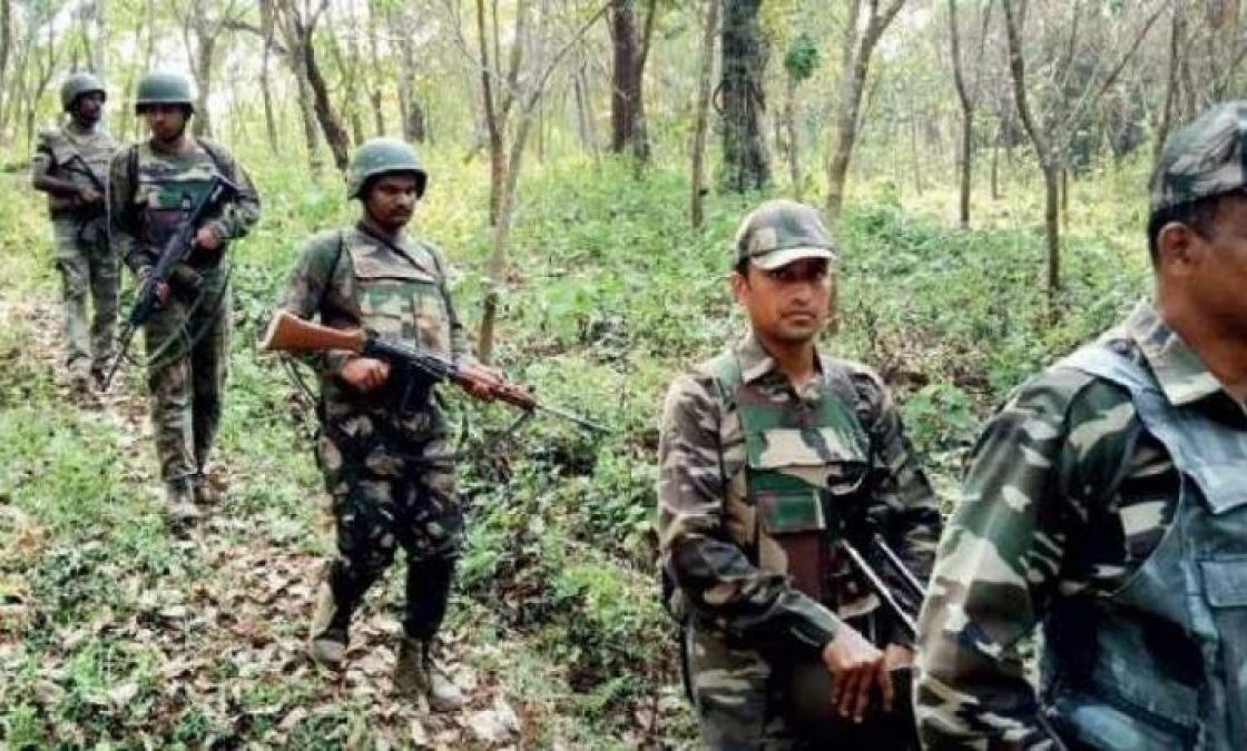 Chhattisgarh: Encounter Between Security Forces And Naxalites Clash In ...