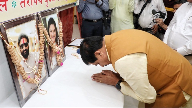 इंदौर : भीषण अग्निकांड के बाद CM यादव ने बृजेश्वरी एनेक्स जाकर मृतकों के परिजनों से की मुलाकात