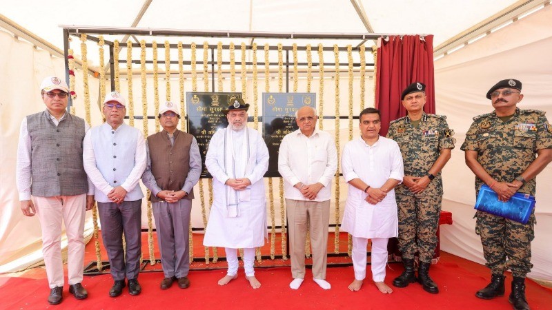 केंद्रीय गृह मंत्री अमित शाह ने भुज में दो चौकियों का किया उद्घाटन, BSF जवानों की हुई सराहना