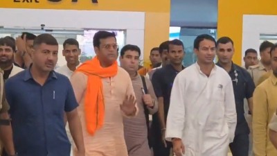 तेज प्रताप यादव और भाजपा सांसद रवि किशन की मुलाकात से बढ़ी सियासी हलचल