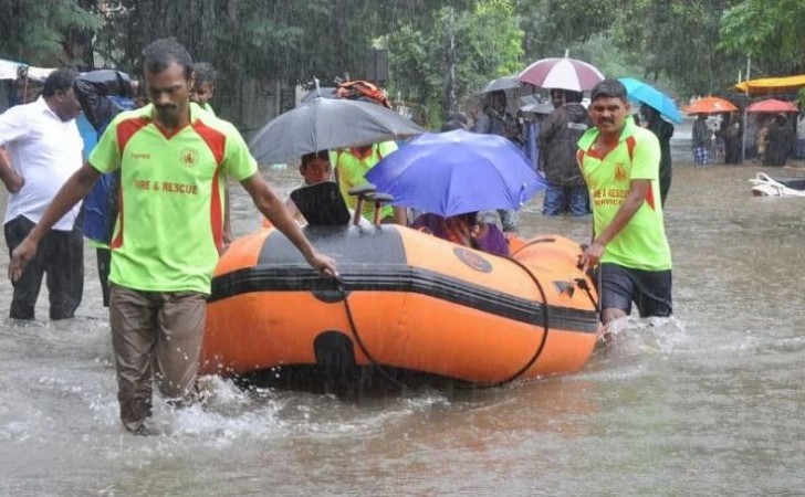 Tamil Nadu Weather: IMD Issued Red Alert For Heavy Rains | NewsTrack ...