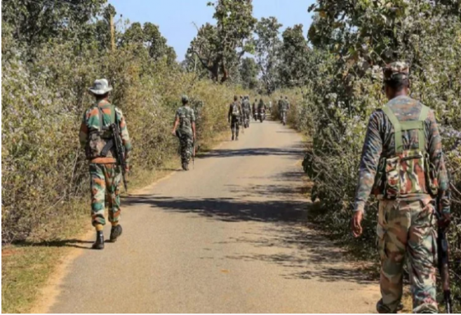 26 Naxalites Killed In Gadchiroli Encounter, Included 25 Lakh Rewardee ...