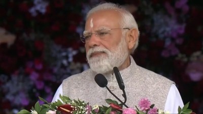 सत्य साईं बाबा के शताब्दी समारोह में शामिल हुए प्रधानमंत्री मोदी, स्मारक सिक्का और डाक टिकट जारी किया