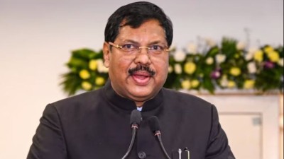 SC में वकील की CJI की तरफ जूता उछालने की कोशिश, हिरासत में लिया गया आरोपी