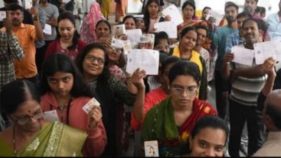 खत्म हो गया महाराष्ट्र सरकार के पास 'लाडकी बहिन योजना' का फंड, अब आगे क्या?