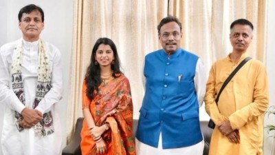 बिहार चुनाव में उतरेंगी भजन और लोक गायिका मैथिली ठाकुर, अलीनगर से मिल सकता है टिकट