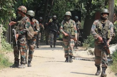 कश्मीरी पंडित की हत्या करने वाले लश्कर के दो आतंकियों को सेना ने किया ढेर, शोपियां में ऑपरेशन जारी