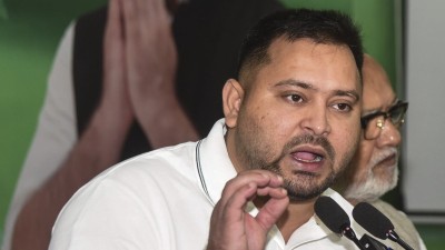 बिहार चुनाव से पहले तेजस्वी यादव का एलान, कहा- 'हर घर होगी सरकारी नौकरी'
