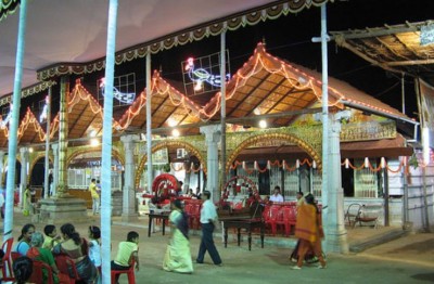 'मंदिरों में मुस्लिमों को दूकान लगाने दी जाए..', नवरात्री से पहले कर्नाटक की कांग्रेस सरकार से व्यापारी कमिटी की मांग