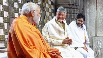 आंध्र प्रदेश दौरे पर पीएम मोदी ने किए मल्लिकार्जुन मंदिर के दर्शन