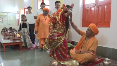 नवरात्रि की नवमी पर राष्ट्रपति मुर्मू ने दी शुभकामनाएं, मुख्यमंत्री योगी समेत कई नेताओं ने किया कन्या पूजन