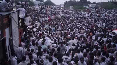 महाराष्ट्र में जारी है किसानों का आंदोलन, सरकार पर लगाया वादाखिलाफी का आरोप