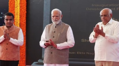 प्रधानमंत्री मोदी ने केवड़िया में 400 करोड़ से अधिक की परियोजनाओं का किया उद्घाटन और शिलान्यास