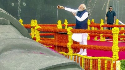 पीएम मोदी ने सरदार वल्लभभाई पटेल की 150वीं पर दी श्रद्धांजलि