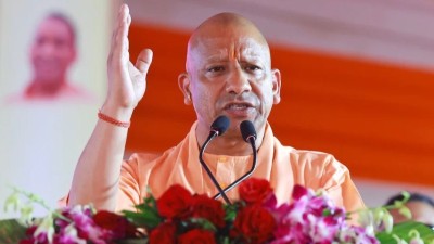 पीएम मोदी की माँ पर अभद्र टिप्पणी करने वालों की सीएम योगी ने की निंदा, कहा- अपमान बर्दास्त...