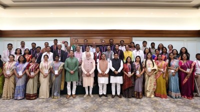 प्रधानमंत्री मोदी की शिक्षक पुरस्कार विजेताओं से मुलाकात, ड्रग्स पर जागरूकता बढ़ाने और स्क्रीन टाइम घटाने की अपील