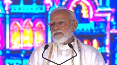 प्रधानमंत्री मोदी ने वडोदरा से दी 35,000 करोड़ की सौगात, डेडिकेटेड फ्रेट कॉरिडोर समेत कई परियोजनाओं का आगाज