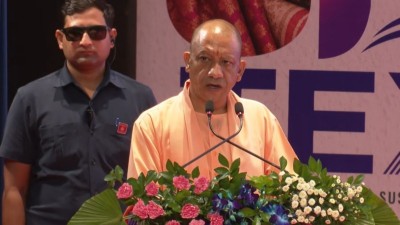 मुख्यमंत्री योगी ने लखनऊ में यूपी टेक्सटाइल कॉन्क्लेव-2026 का उद्घाटन किया