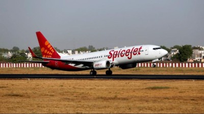 हादसे का शिकार हुआ स्पाइसजेट एयरलाइन का विमान, उड़ान भरते ही गिरा बाहरी पहिया