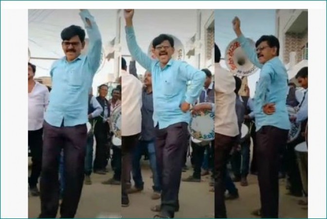 fact-check-video-claiming-sanjay-raut-dancing-on-halkat-jawani-going