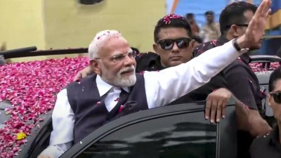 गुजरात दौरे पर प्रधानमंत्री मोदी, सौराष्ट्र में कई विकास परियोजनाओं का शिलान्यास