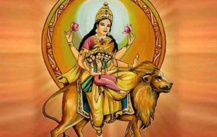 नवरात्रि के पांचवे दिन करें मां स्कंदमाता का पूजन, जानिए मंत्र-कथा-उपाय और विधि