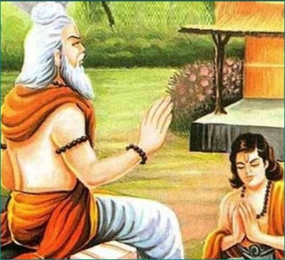 From giving Knowledge to providing Guidance, Guru teaches these things