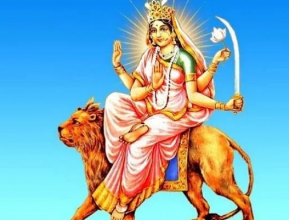 आज है नवरात्रि का छठा दिन, इस आरती और भोग से करें मां कात्यायनी को प्रसन्न
