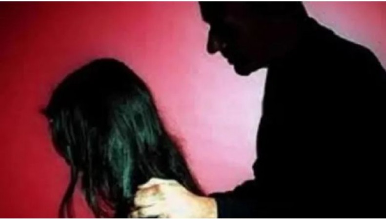 Class 10 girl molested by Driver, she jumps out of speeding autorickshaw